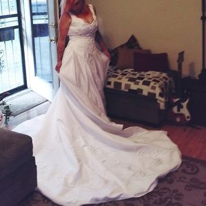 Mary Bridal Wedding Gown